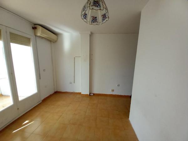Sale of flat in Piso en Calle de la Valira, Francolí - Freser - Noguera, Empuriabrava, Empuriabrava
thumbnail 2