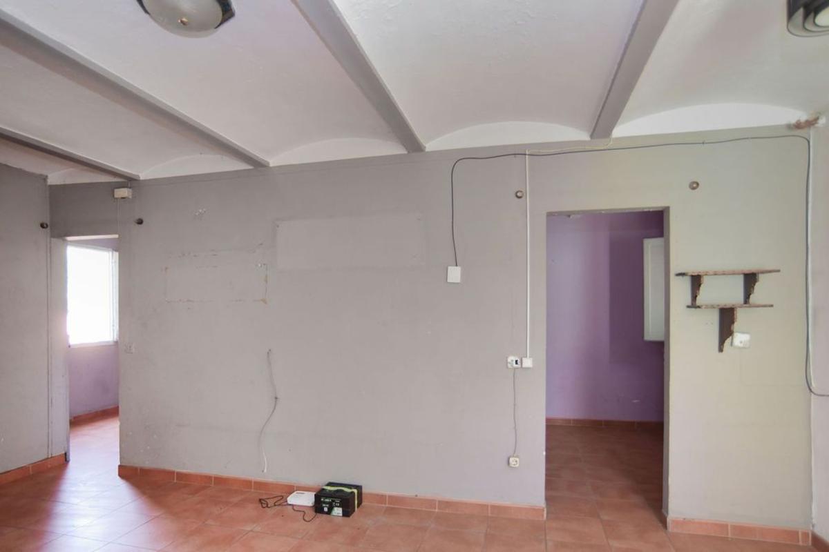 Продажа квартиры на Piso en Calle Nicaragua, Olot, Олот
 photo 4