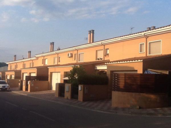 Chalet pareado en Calle Jaume Tapies Boadas, Riudarenes photo