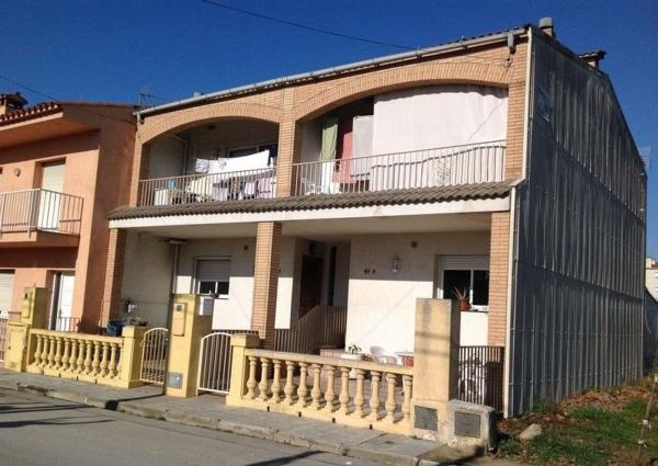 Chalet pareado en Avenida Mas Flassià, Centro, Vidreres photo