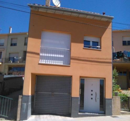 Частный шале на продаже в  Casa o chalet en Calle Sant Jordi, Sant Hilari Sacalm, Санкт-Илари-Сакальм photo