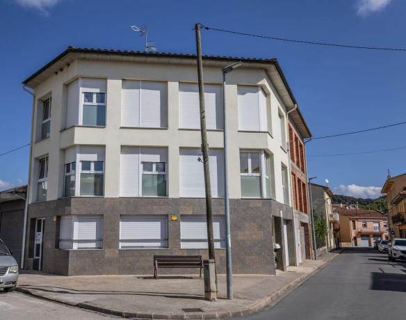 Sprzedaż mieszkania w Piso en Calle Cadis, Olot, Olot
photo 1