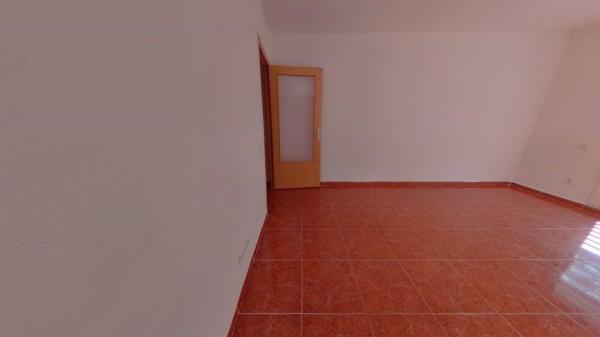 Sale of flat in Piso en Calle d'Empúries, Sant Narcís, Girona, Girona
 photo 4