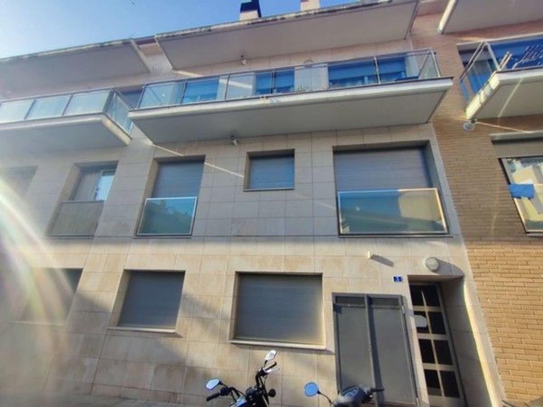 Sprzedaż mieszkania w Piso en Calle de Montblanc, Semicentre, Blanes, Blanes
photo 1