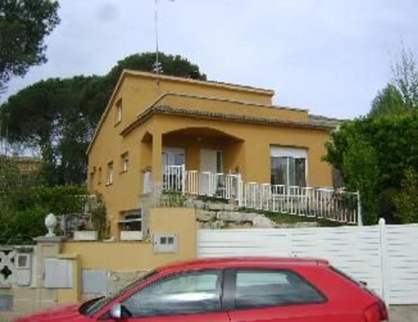 Casa o chalet independiente en Calle Saturn, La Goba, Vidreres thumbnail 1