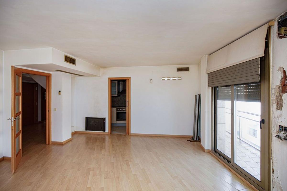 Продажа квартиры на Piso en Calle de Montblanc, Semicentre, Blanes, Бланес
 photo 3