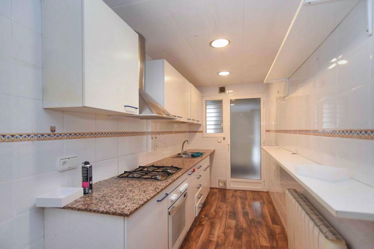 Sale of apartment in Piso en Calle Jocs Olímpics de Barcelona, Palau, Girona, Girona
photo 4