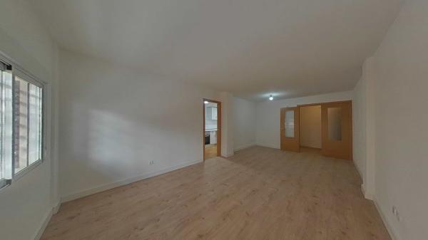 Sale of flat in Piso en Calle de Bilbao, Sant Narcís, Girona, Girona
thumbnail 1