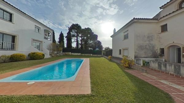 Chalet pareado en Ronda del Fort Roig, Montjuïc, Girona photo 1