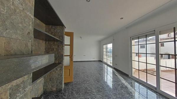 Chalet pareado en Ronda del Fort Roig, Montjuïc, Girona thumbnail 1