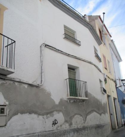 Частный шале на продаже в  Casa o chalet en Calle Chorrillo, Baza, База photo