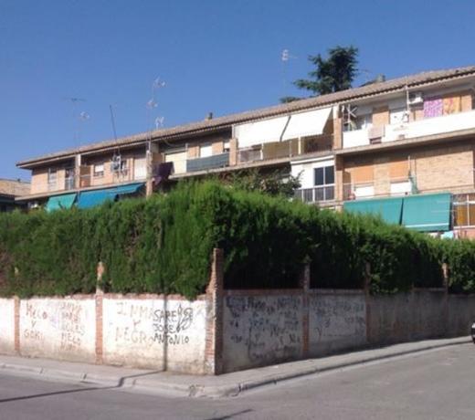 Продажа квартиры на Piso en Calle Conde de Torrepalma, Polígono Cartuja, Granada, Гранада
 photo