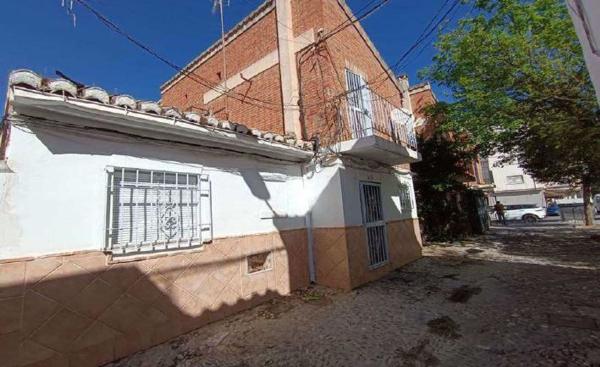 Chalet pareado en Calle José Risueño, La Paz, Granada photo 1