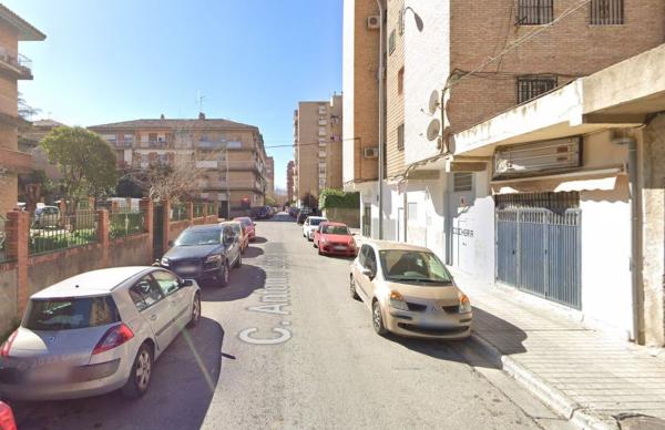 Продажа квартиры на Piso en Calle Antonio López Sancho, Polígono Cartuja, Granada, Гранада
 photo