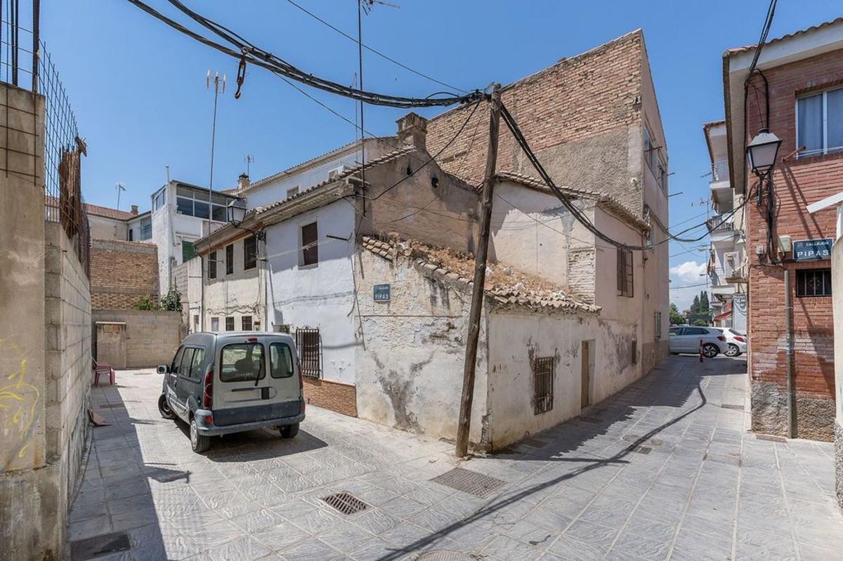 Venta de chalet independiente en Casa o chalet en Calle Samaniego, Santa Fe, Santa Fe
photo 1