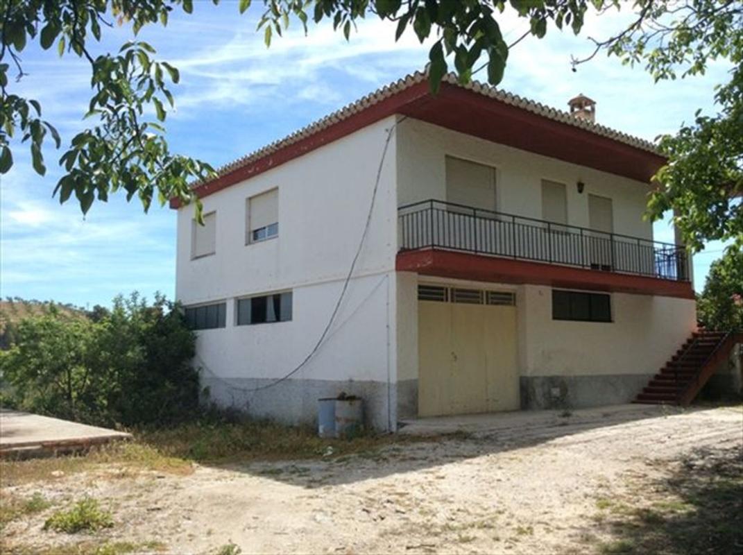 Propiedades en venta y alquiler en España photo 1