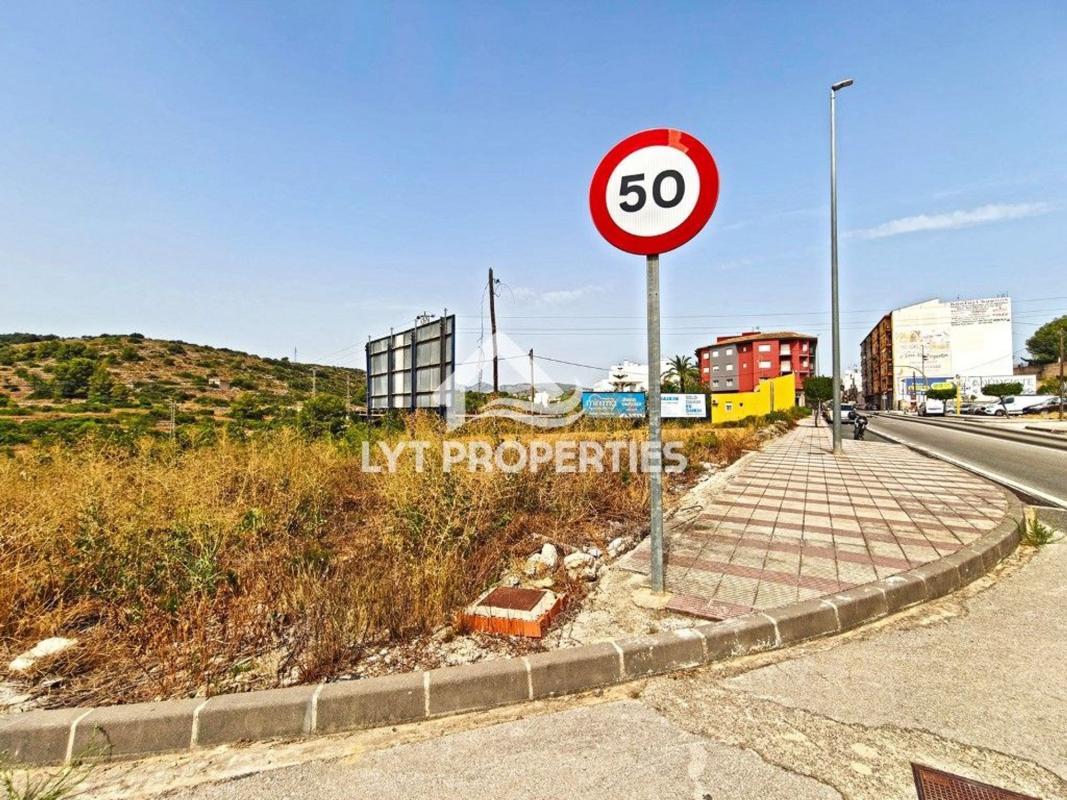 Terreno en venta en Gata de Gorgos, Alicante photo 2