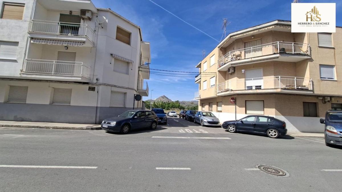 Terreno en venta en Novelda, Alicante photo 4