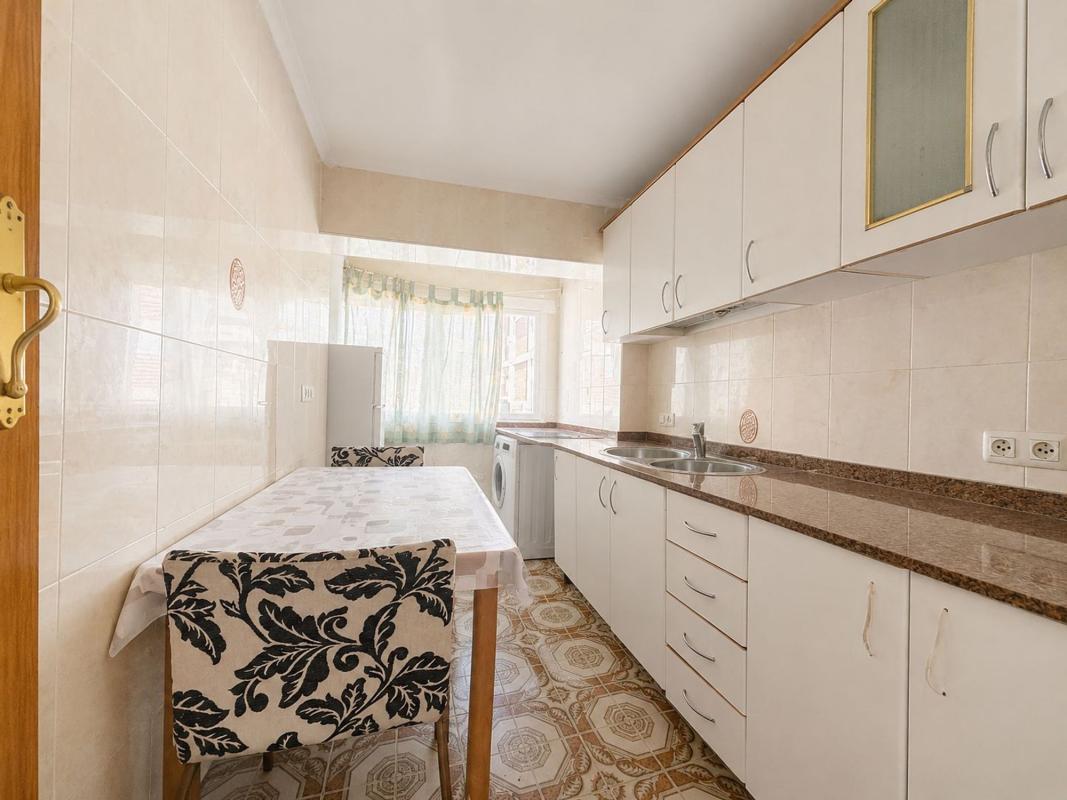 Venta de piso en Piso en Olivino, Del, Colonia Requena - Virgen del Carmen, Alicante / Alacant, Alicante / Alacant
 photo 2