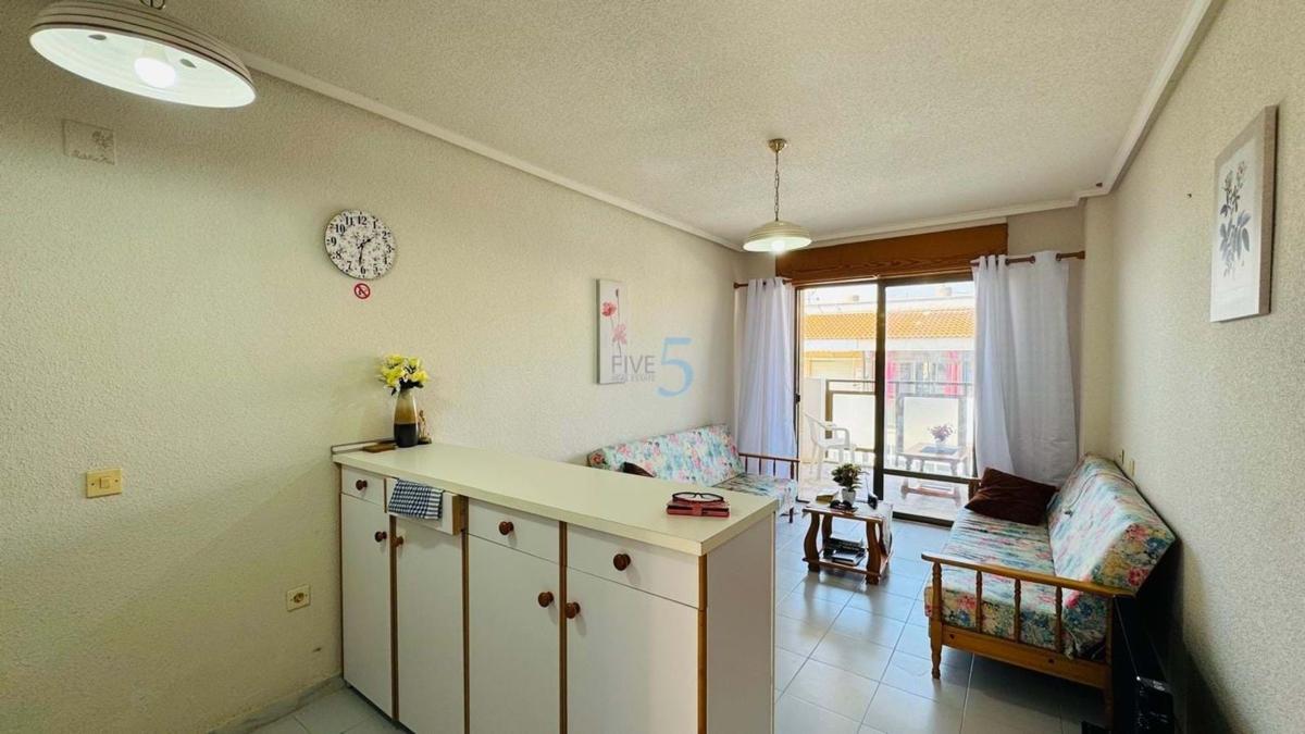 Venta de piso en Piso en La Siesta - El Salado - Torreta, Torrevieja, Torrevieja
photo 3