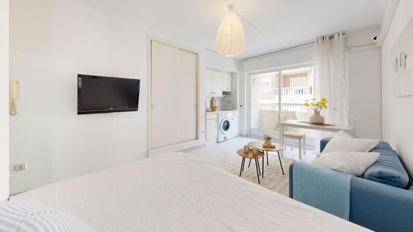 Квартира на продажу в Estudio en Calle Almudena, Avenida Habaneras - Curva de Palangre, Torrevieja, Торревьеха photo 3