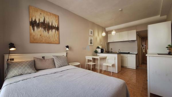 Квартира на продажу в Estudio en Playa de los Locos, Torrevieja, Торревьеха photo 1