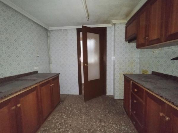 Venta de piso en Piso en Plaza de Toros - Avenida Chapí - Trinquete, Elda, Elda
 photo 2