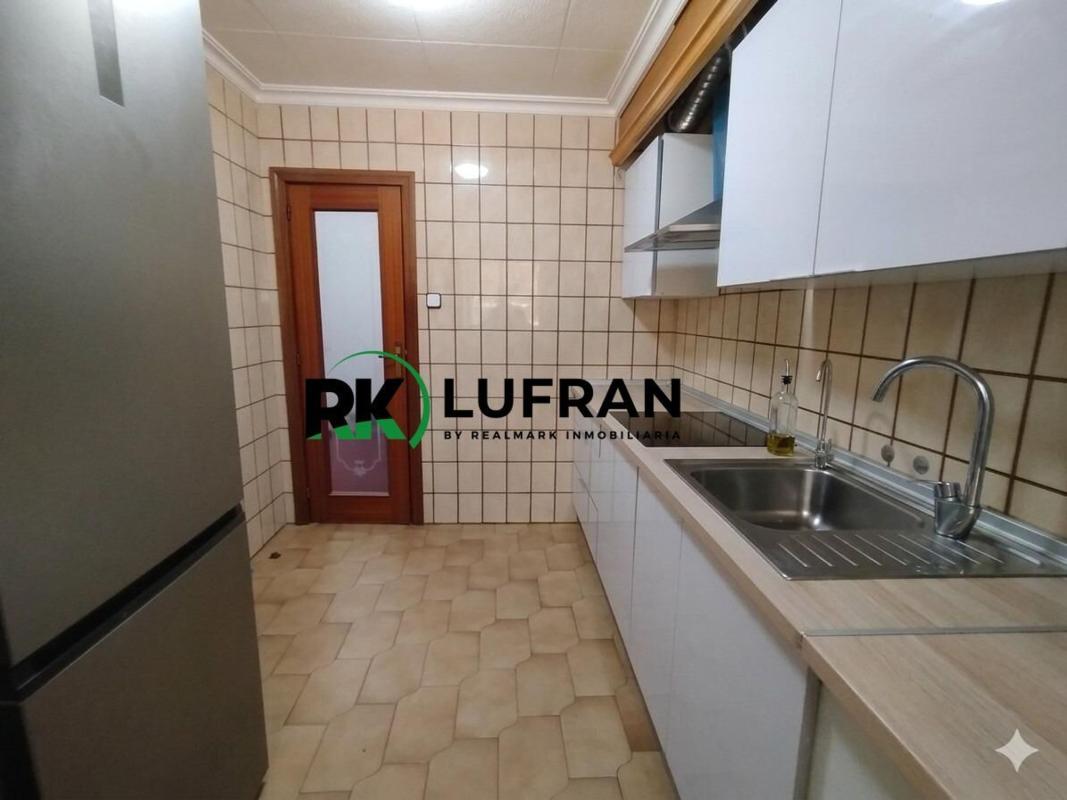 Sale of apartment in Piso en Plaza de Toros - Avenida Chapí - Trinquete, Elda, Elda
photo 2