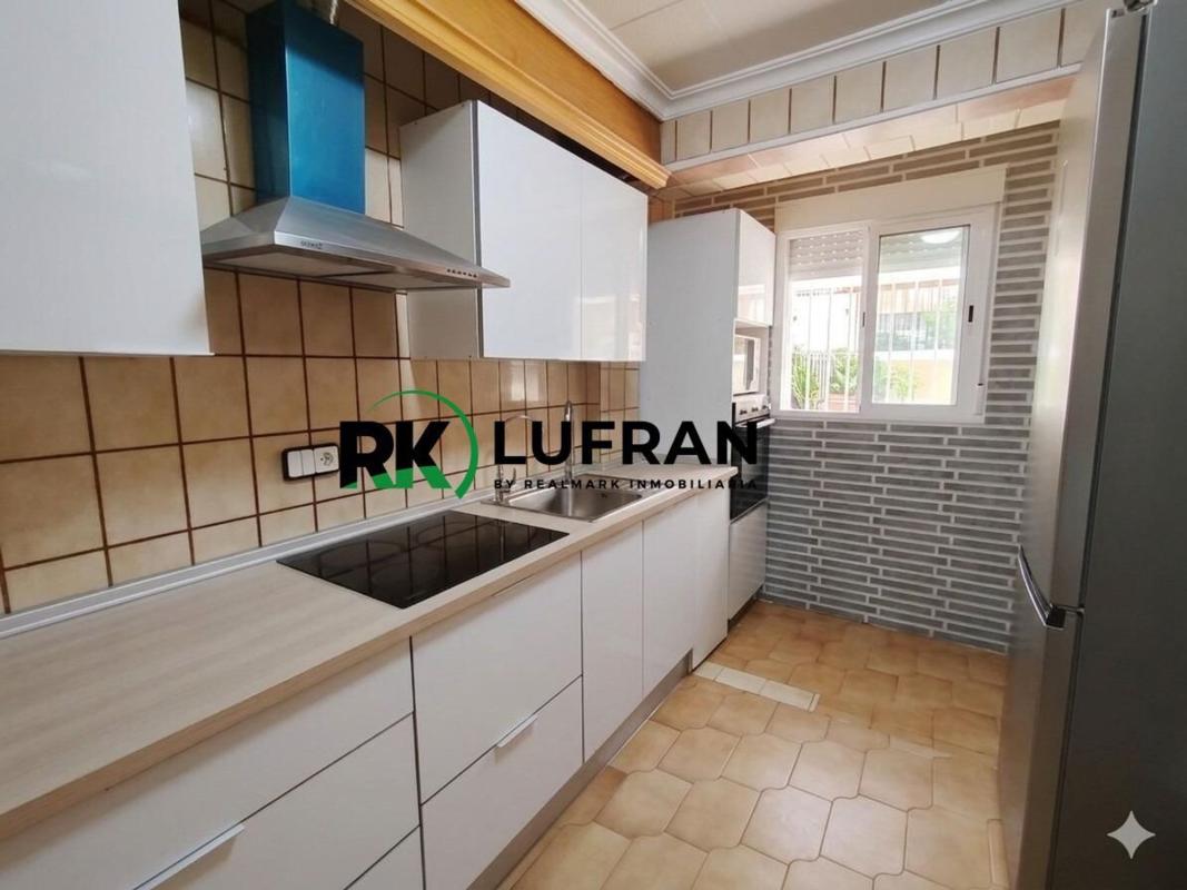 Sale of apartment in Piso en Plaza de Toros - Avenida Chapí - Trinquete, Elda, Elda
photo 3