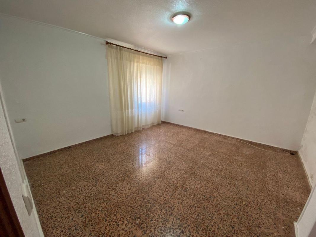 Продажа квартиры на Piso en Avenida Historia Bernardo Herr, Sax, Сакс
 photo 4