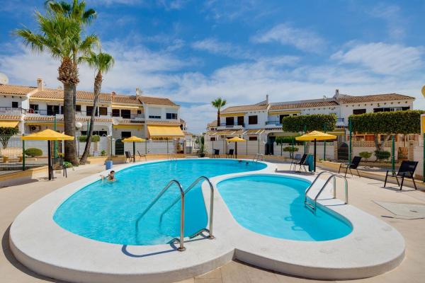 Sprzedaż mieszkania w Piso en Argonauta, 1, Aguas Nuevas, Torrevieja, Torrevieja
photo 1