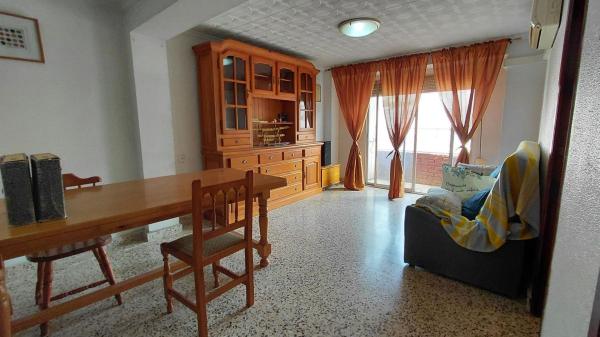 Продажа квартиры на Piso en Calle Celada, La Paz, Villena, Вильена
thumbnail 2