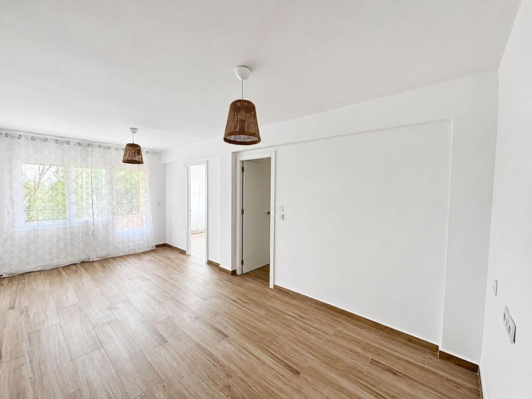 Venta de piso en Piso en Calle Río Bidasoa, 2, San Crispín - Huerta Nueva - Estación, Elda, Elda
photo 3