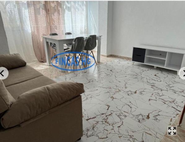 Venta de piso en Piso en Colonia Requena - Virgen del Carmen, Alicante / Alacant, Alicante / Alacant
photo 1