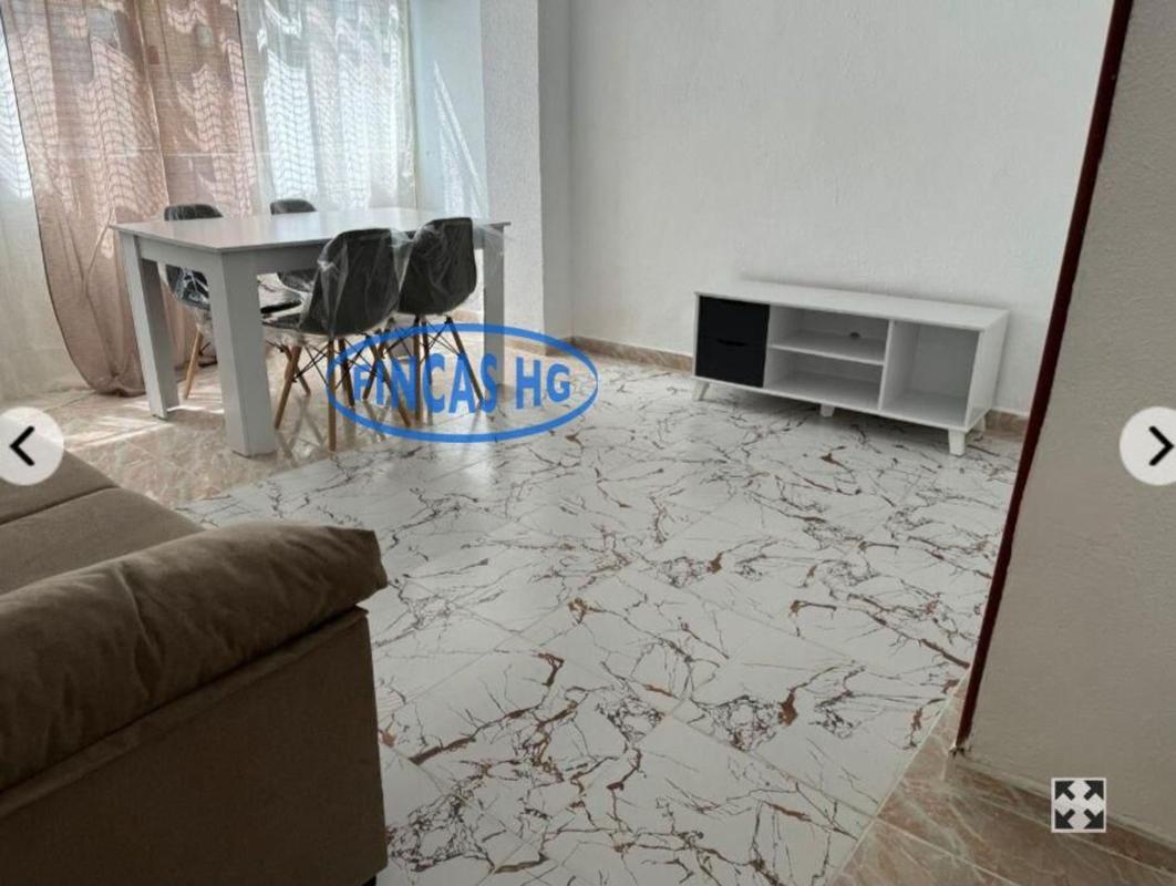 Sale of apartment in Piso en Colonia Requena - Virgen del Carmen, Alicante / Alacant, Alicante
photo 2