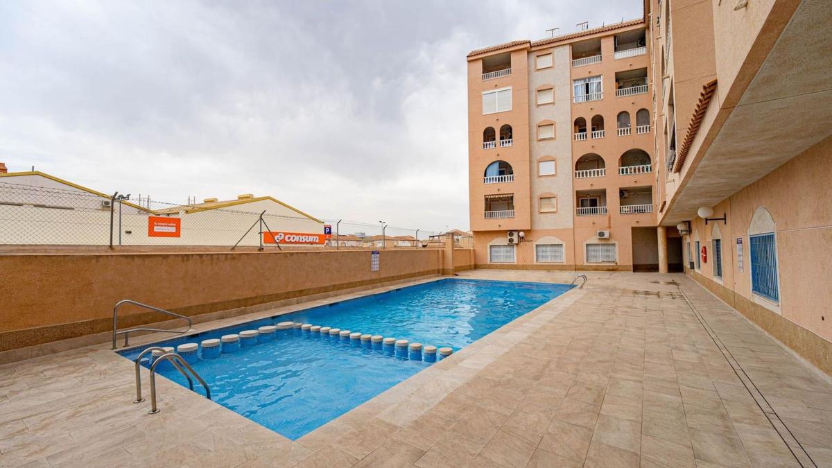 Sprzedaż mieszkania w Piso en Calle Maldonado, El Molino, Torrevieja, Torrevieja
photo 1