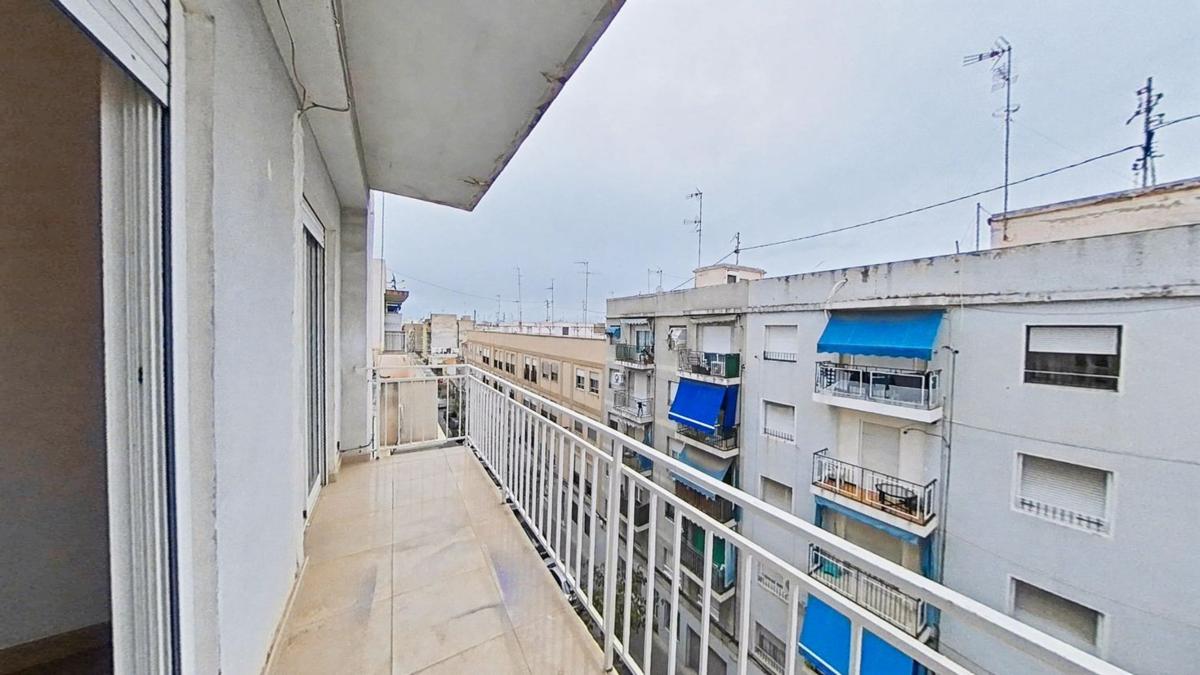 Venta de piso en Piso en Carrús Este, Elche / Elx, Elche / Elx
photo 2