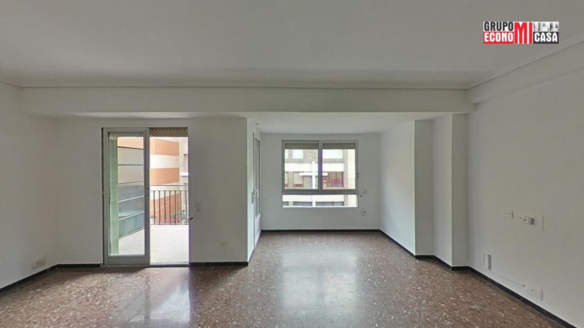 Sale of apartment in Piso en Barri Eixample, Alcoy / Alcoi, Alcoy
photo 3