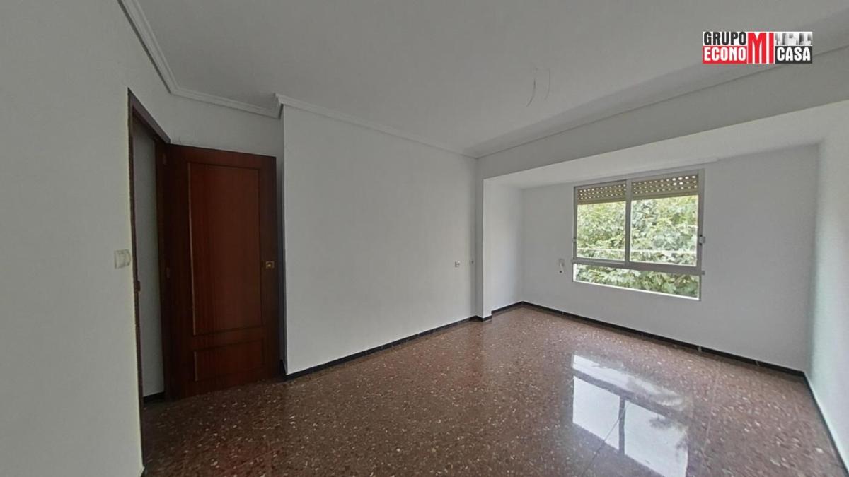 Sale of apartment in Piso en Barri Eixample, Alcoy / Alcoi, Alcoy
photo 4