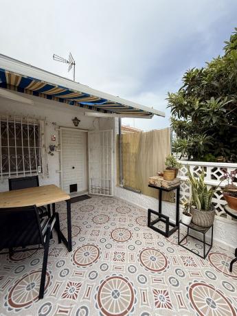 Chalet adosado en Manuel Benitez-el Cordobe, La Siesta - El Salado - Torreta, Torrevieja thumbnail 1