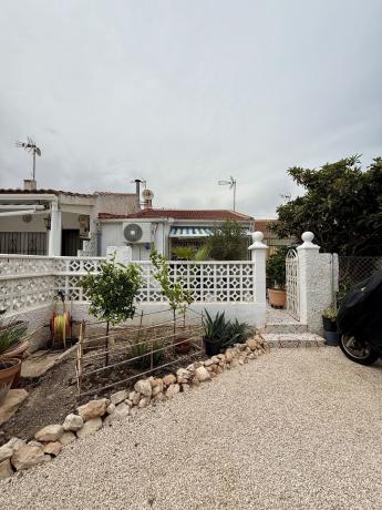 Chalet adosado en Manuel Benitez-el Cordobe, La Siesta - El Salado - Torreta, Torrevieja thumbnail 2
