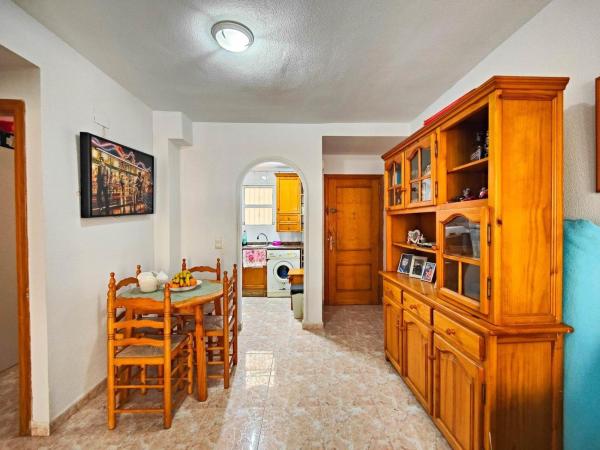 Venta de piso en Piso en Calle la Calera, 8, Antonio Machado, Torrevieja, Torrevieja
thumbnail 2