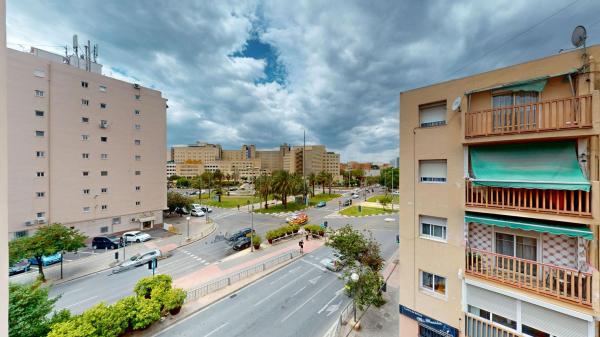 Sale of flat in Piso en Calle Gandia, 1, Nou Alacant, Alicante / Alacant, Alicante
thumbnail 1