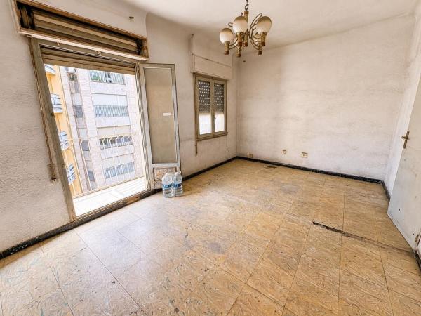 Продажа квартиры на Piso en Calle Vicente Blasco Ibáñez, Pont Nou-Corazón de Jesús, Elche / Elx, Эльче / Эльх
thumbnail 2