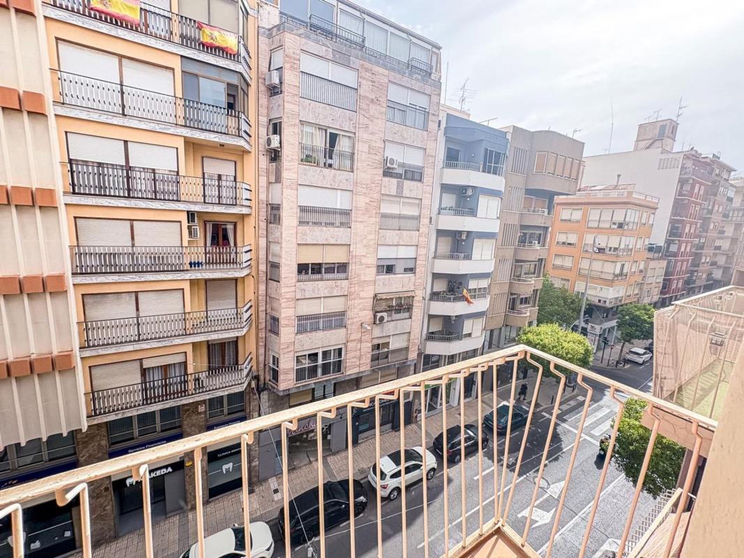 Продажа квартиры на Piso en Calle Vicente Blasco Ibáñez, Pont Nou-Corazón de Jesús, Elche / Elx, Эльче / Эльх
 photo 4