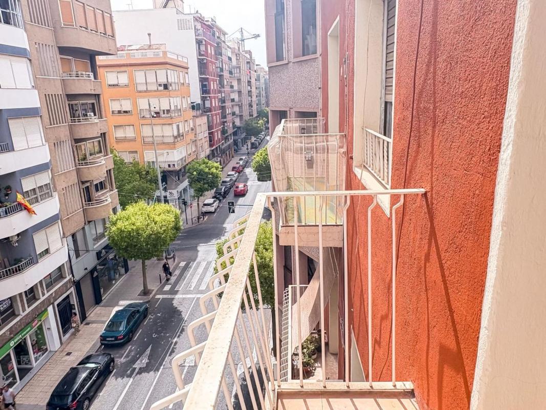 Продажа квартиры на Piso en Calle Vicente Blasco Ibáñez, Pont Nou-Corazón de Jesús, Elche / Elx, Эльче / Эльх
 photo 5