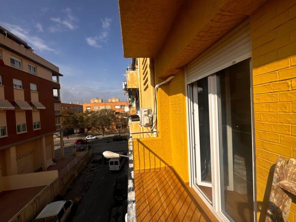 Sale of flat in Piso en Calle Alcocer Planes s/n, Nou Alacant, Alicante / Alacant, Alicante
thumbnail 1