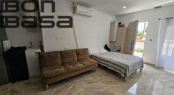 Studio for sale on Estudio en Calle del Gran Capitán, Raval Roig-Virgen del Socorro, Alicante / Alacant, Alicante thumbnail 1
