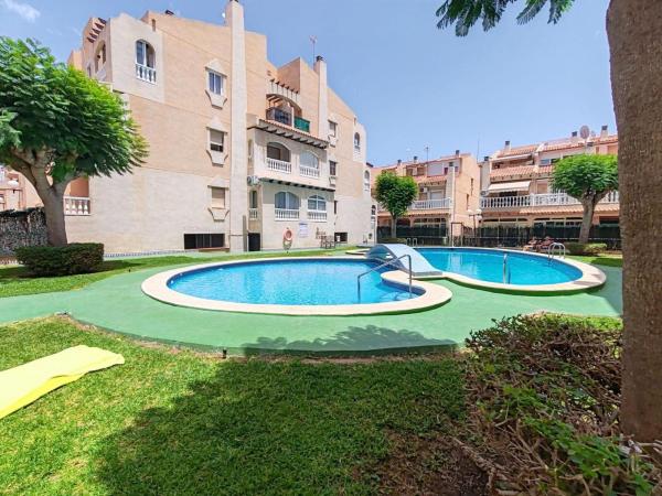 Venta de piso en Piso en Calle María Gil Vallejos, Avenida Habaneras - Curva de Palangre, Torrevieja, Torrevieja
thumbnail 1