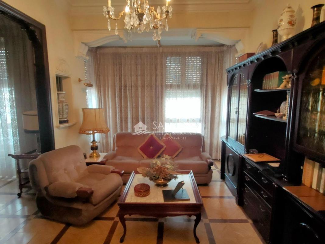 Sale of apartment in Piso en Plaza de Toros - Avenida Chapí - Trinquete, Elda, Elda
 photo 2